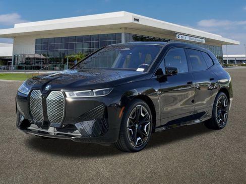 Used 2025 BMW iX M60 image 5