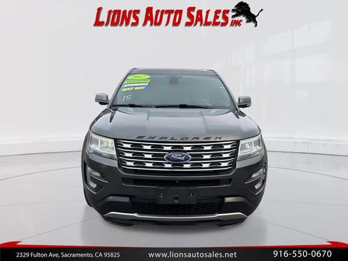 Used 2017 Ford Explorer Limited w/ Equipment Group 301A FWD image 2