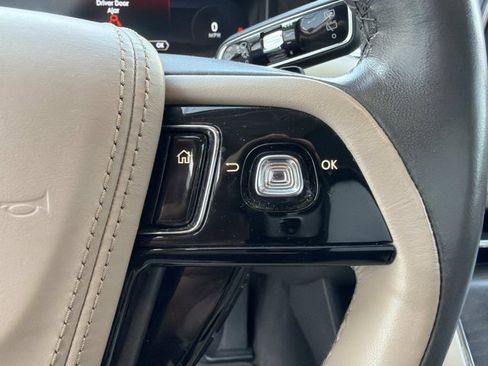 Used 2023 Lincoln Aviator Reserve w/ Equipment Group 201A RWD image 30