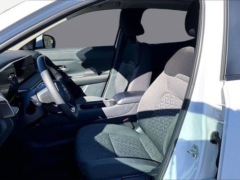 Used 2025 Nissan Kicks SV w/ SV Premium Package image 15