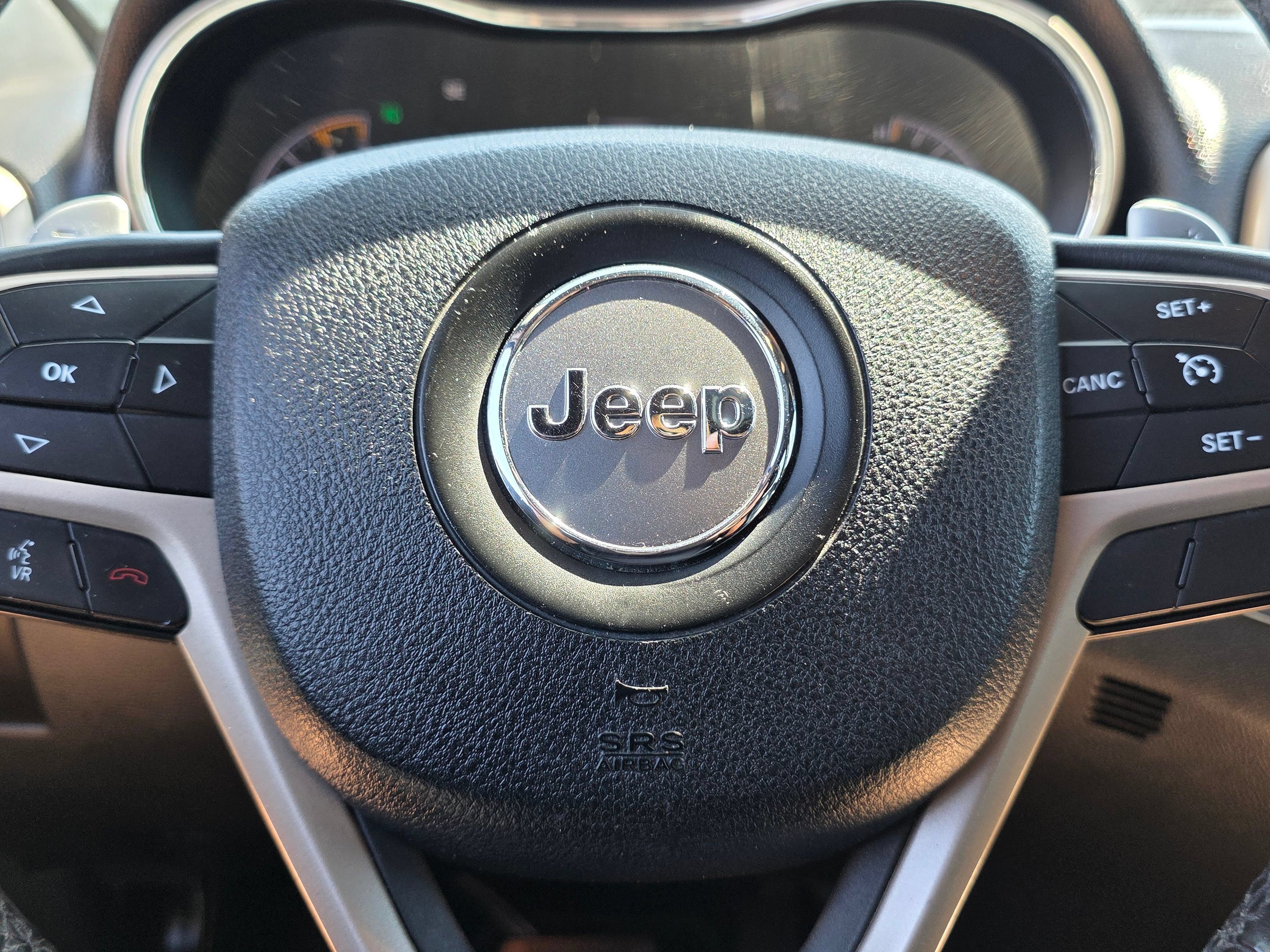 Used 2014 Jeep Grand Cherokee Limited w/ Luxury Group II RWD image 30