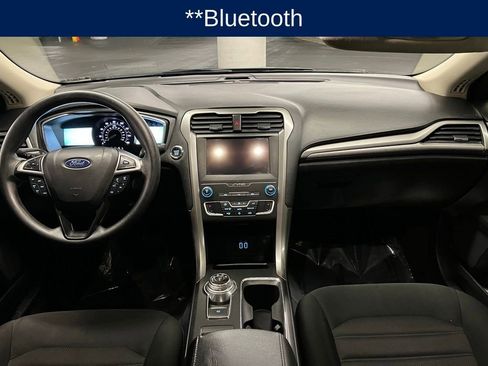 Used 2020 Ford Fusion SE FWD image 6