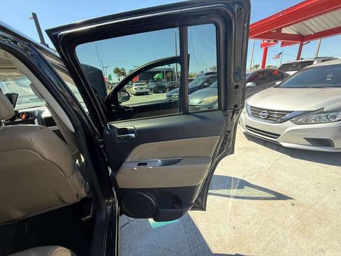 Used 2014 Jeep Compass Latitude image 12