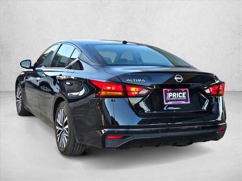 Used 2025 Nissan Altima 2.5 SV FWD image 7