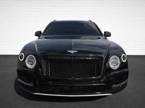 Used 2019 Bentley Bentayga image 2
