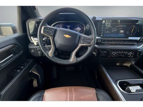 Used 2024 Chevrolet Silverado 3500 High Country w/ High Country Premium Package AWD/4WD image 9