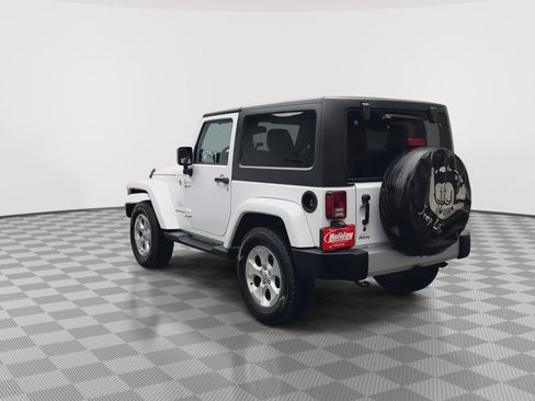 Used 2014 Jeep Wrangler Sahara w/ Dual Top Group AWD/4WD image 32