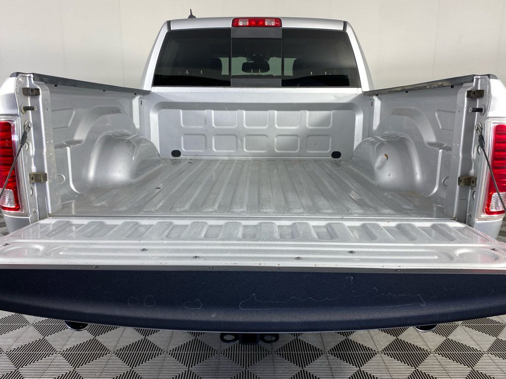 Used 2017 RAM 1500 Laramie w/ Convenience Group AWD/4WD image 13