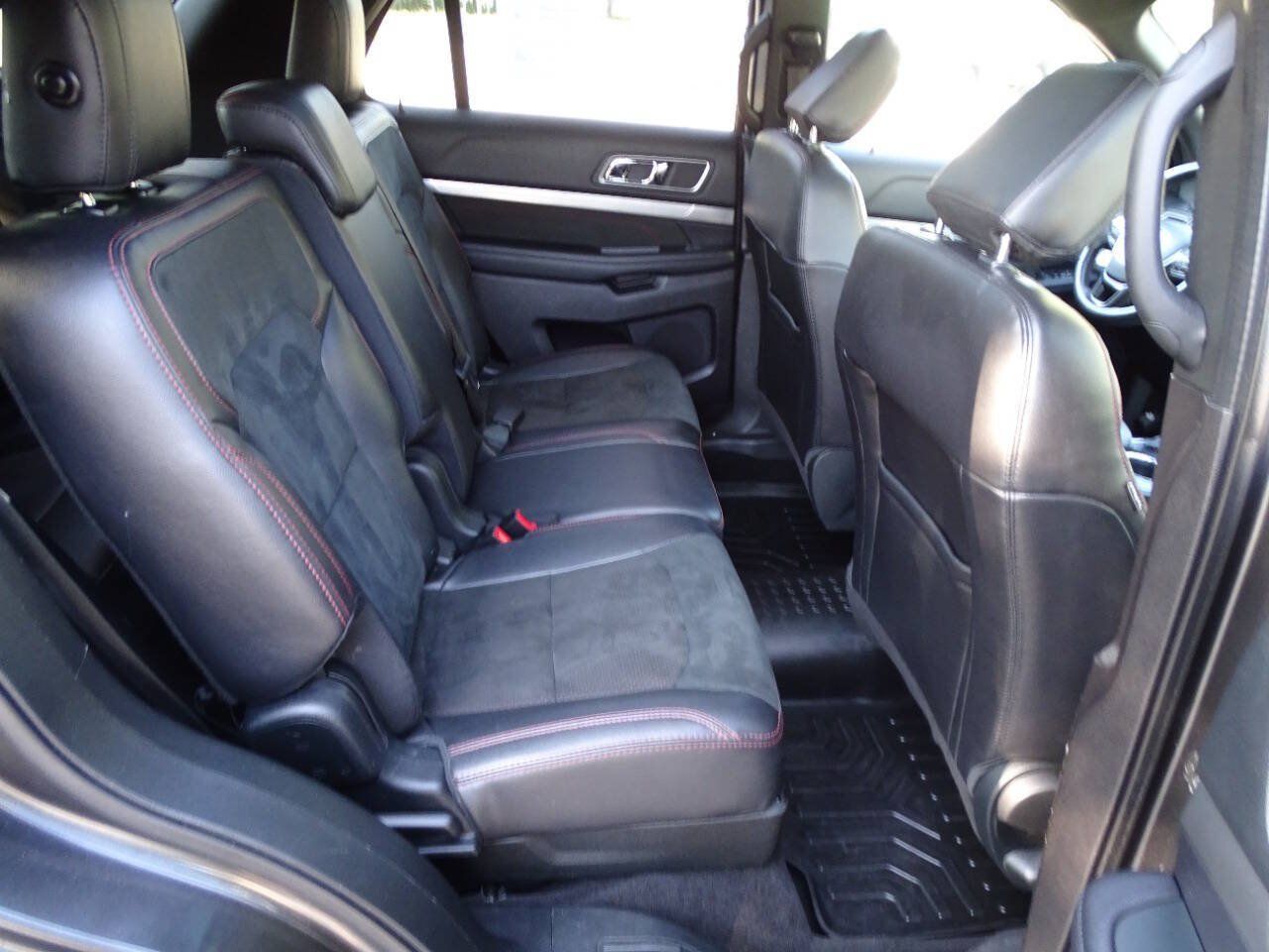 Used 2019 Ford Explorer AWD XLT w/ XLT Sport Appearance Package image 45