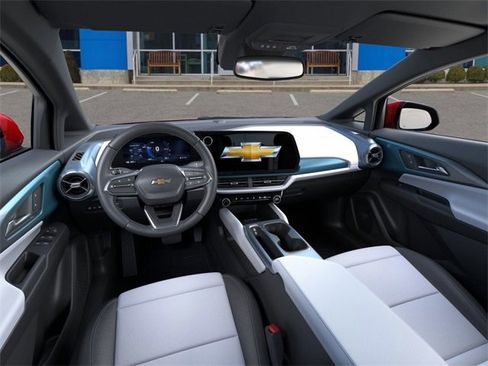 New 2026 Chevrolet Equinox EV LT image 15