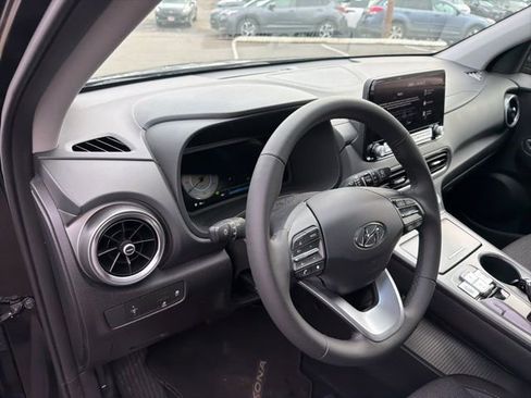 Used 2023 Hyundai Kona SEL w/ Cargo Package image 5