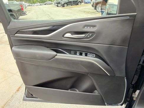 Used 2024 Cadillac Escalade Sport AWD/4WD image 38