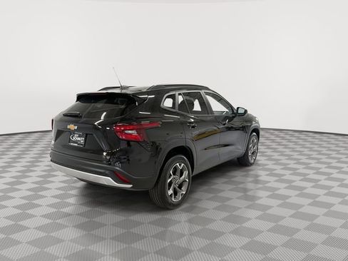 Certified 2025 Chevrolet Trax LT w/ LT Convenience Package FWD image 10