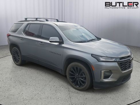 Used 2023 Chevrolet Traverse RS w/ LPO, Floor Liner Package FWD image 3