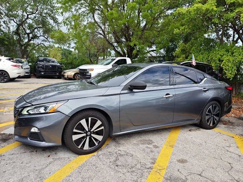 Used 2019 Nissan Altima 2.5 SL FWD image 3