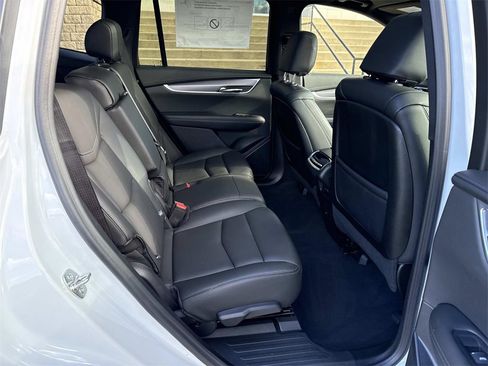 New 2025 Cadillac XT6 Luxury image 11