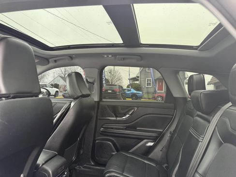 Used 2022 Lincoln Corsair AWD w/ Premium Package image 18