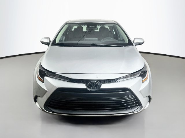 Used 2023 Toyota Corolla LE FWD image 2