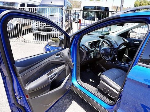 Used 2018 Ford Escape SE w/ SE Sport Appearance Package FWD image 31