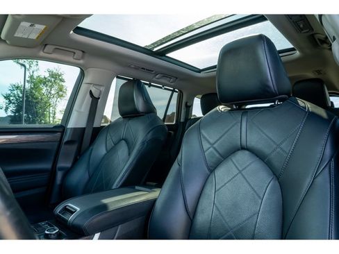 Used 2021 Toyota Highlander Platinum AWD/4WD image 13