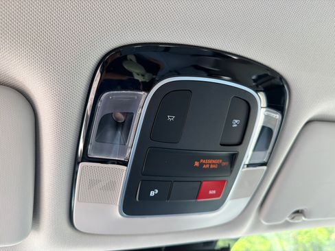 Used 2025 Hyundai Tucson SE FWD image 32