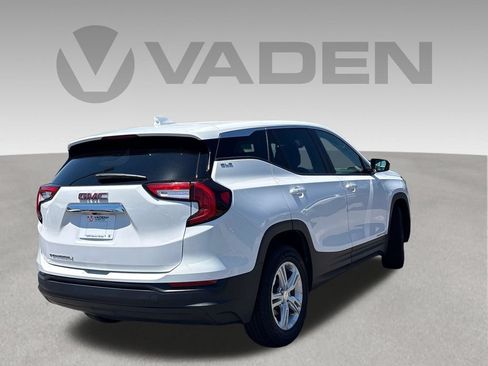 Used 2024 GMC Terrain SLE FWD image 24