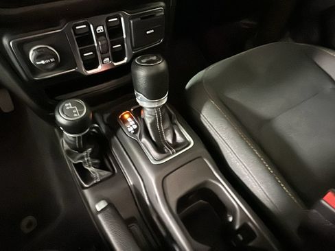 Used 2024 Jeep Wrangler Unlimited Sport AWD/4WD image 24