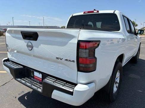 Certified 2024 Nissan Frontier SV AWD/4WD image 6