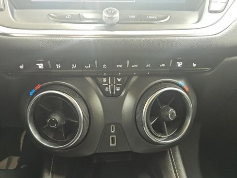 Used 2023 Chevrolet Blazer LT w/ Convenience Package image 9