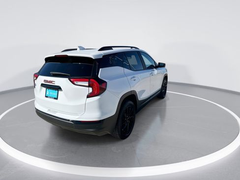 Used 2023 GMC Terrain SLE w/ Driver Convenience Package image 8