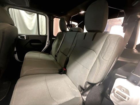 Used 2024 Jeep Wrangler Unlimited AWD/4WD image 15
