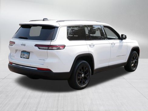 Used 2023 Jeep Grand Cherokee L Limited w/ Luxury Tech Group II AWD/4WD image 7