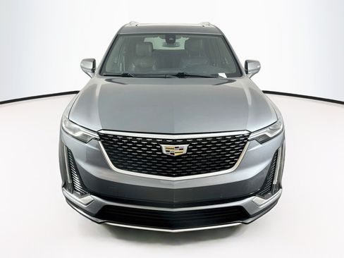 Used 2020 Cadillac XT6 Premium Luxury FWD image 2