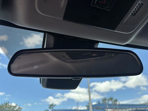 Used 2020 Toyota Camry LE image 27