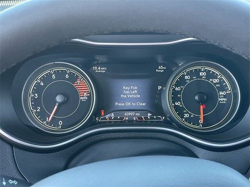 Used 2022 Jeep Cherokee Trailhawk w/ Comfort/Convenience Group image 31