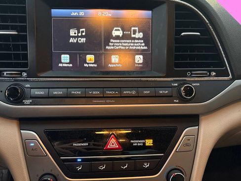 Used 2017 Hyundai Elantra SE FWD image 13