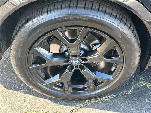 Used 2025 BMW X7 xDrive40i w/ Premium Package AWD/4WD image 36