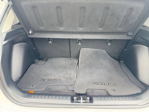 Used 2020 Hyundai Venue SEL FWD image 5