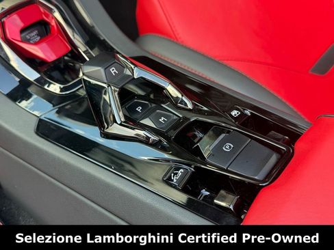 Used 2023 Lamborghini Huracan EVO RWD image 32