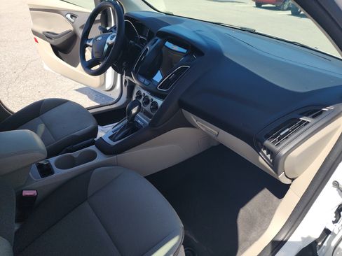 Used 2013 Ford Focus SE FWD image 30