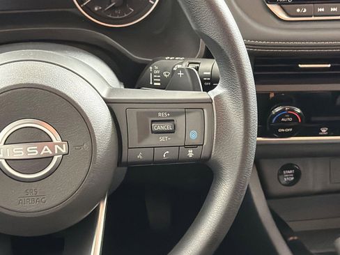 Used 2024 Nissan Rogue SV image 12