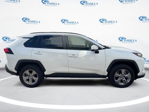 Used 2022 Toyota RAV4 XLE image 6
