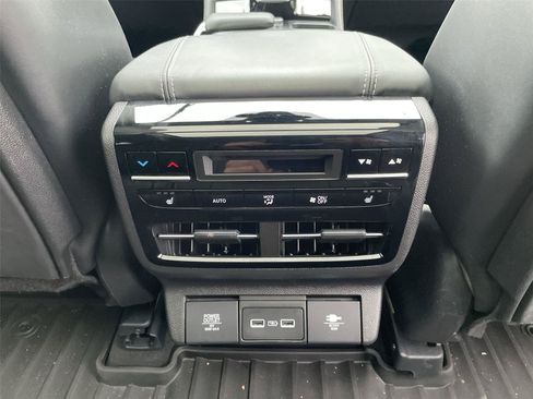 Used 2024 Acura MDX SH-AWD w/ Advance Package image 32