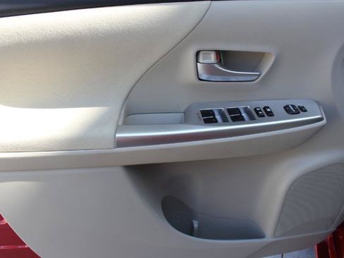 Used 2012 Toyota Prius V Three w/ Preferred Accessory Pkg FWD image 12