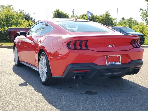 Used 2024 Ford Mustang GT Premium RWD image 3