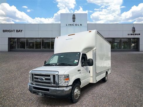 Used 2019 Ford E-350 and Econoline 350 Super Duty w/ Power Windows & Locks Group image 2