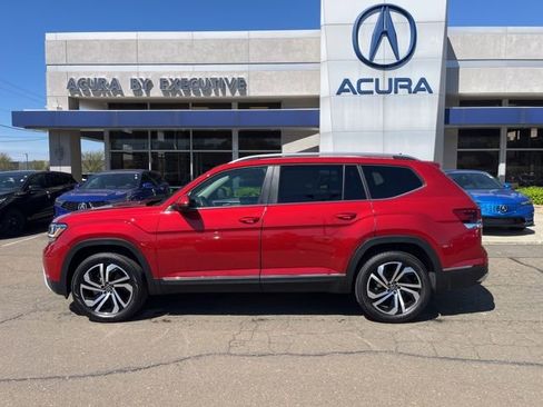 Used 2023 Volkswagen Atlas SEL AWD/4WD image 3