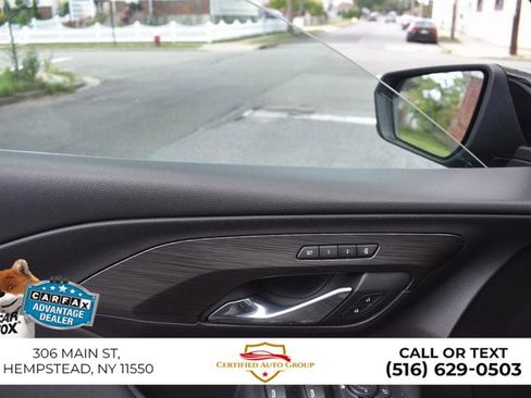 Used 2023 GMC Terrain SLT image 29