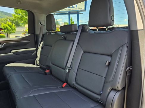 Used 2025 GMC Sierra 1500 SLT w/ SLT Premium Package AWD/4WD image 18