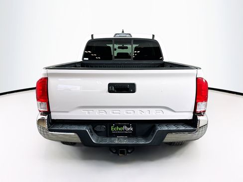 Used 2017 Toyota Tacoma SR5 w/ Tow Package image 7